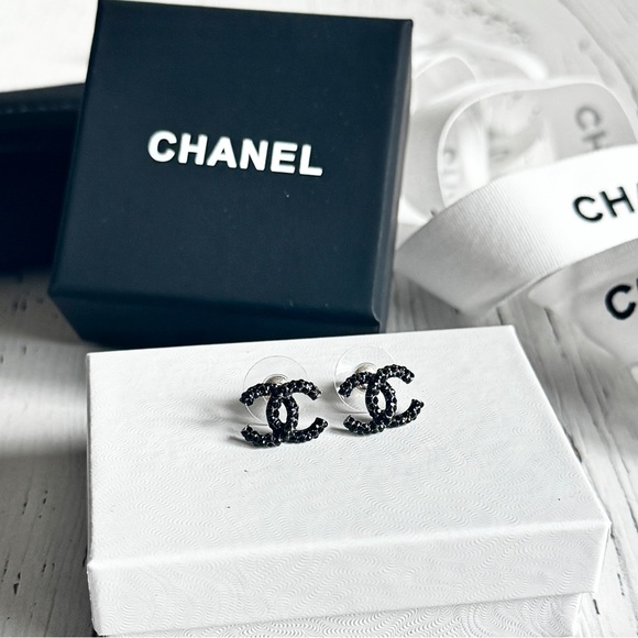 CHANEL Iconic CC Stud Earrings - Picture 6 of 10